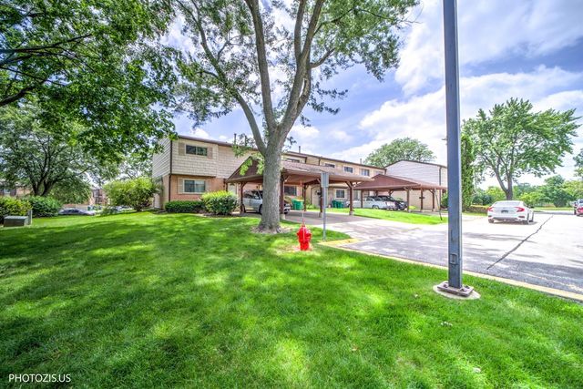 1773 SHOSHONEE Trail 1773, Wheeling, IL 60090