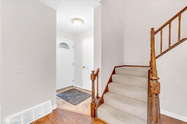1773 SHOSHONEE Trail 1773, Wheeling, IL 60090