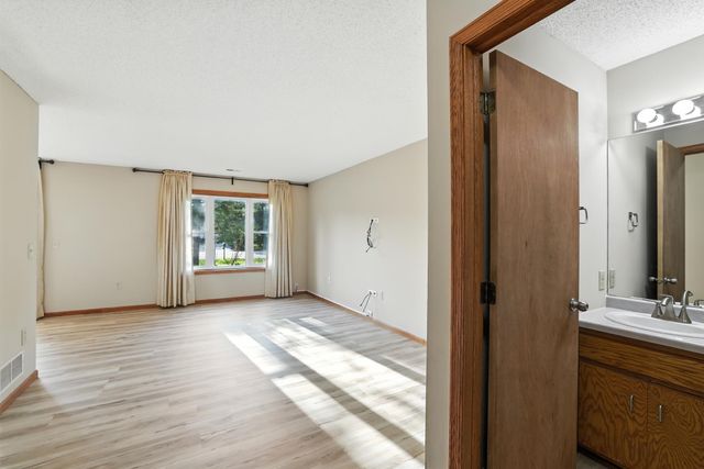 3230 Edgerton Street, Vadnais Heights, MN 55127