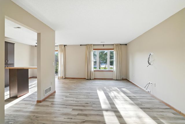 3230 Edgerton Street, Vadnais Heights, MN 55127