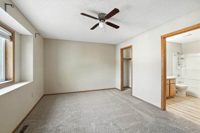 3230 Edgerton Street, Vadnais Heights, MN 55127