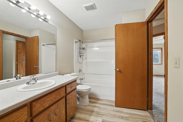 3230 Edgerton Street, Vadnais Heights, MN 55127