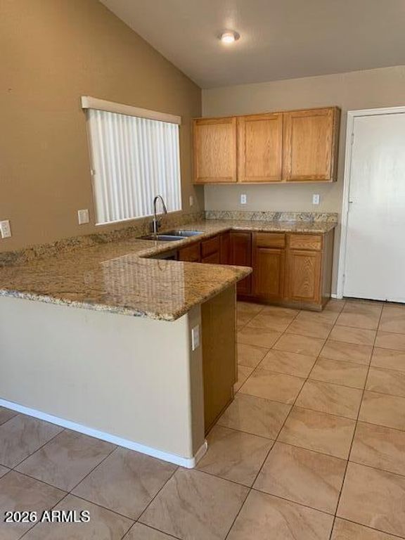 Image 5 of property listing at 1282 W BARTLETT Way, Chandler, AZ 85248