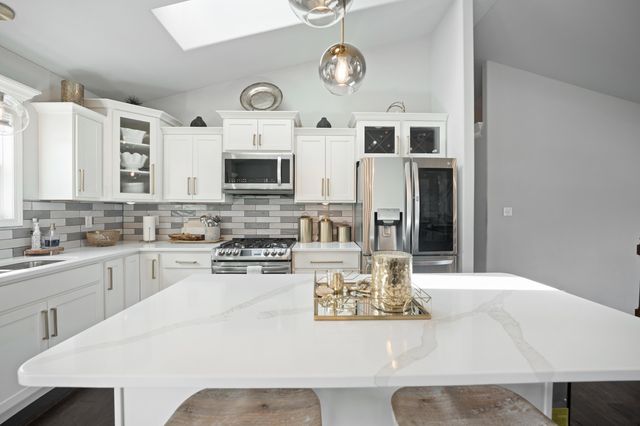 2729 W 83rd Avenue, Merrillville, IN 46410