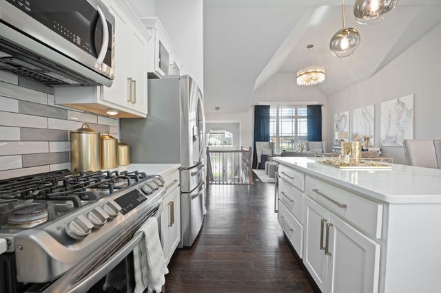 2729 W 83rd Avenue, Merrillville, IN 46410
