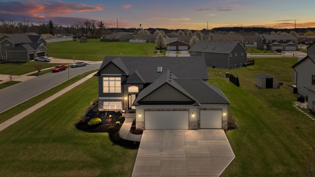 2729 W 83rd Avenue, Merrillville, IN 46410