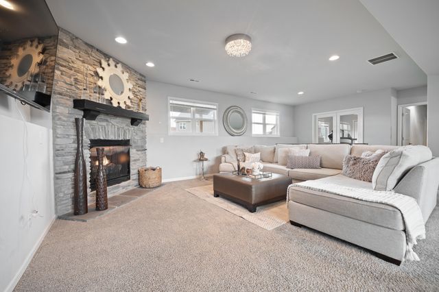 2729 W 83rd Avenue, Merrillville, IN 46410