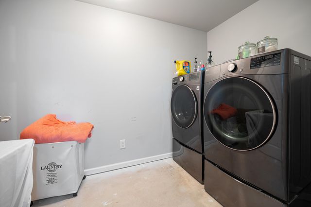 2729 W 83rd Avenue, Merrillville, IN 46410