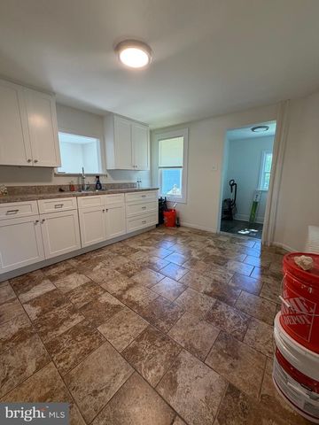 103 PENNSYLVANIA AVE, Ewing, NJ 08638