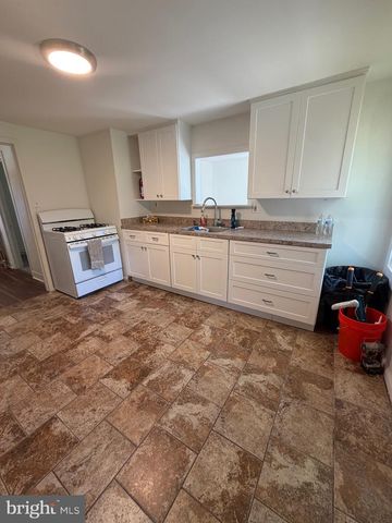 103 PENNSYLVANIA AVE, Ewing, NJ 08638