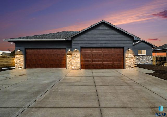 404 E 11th St Street, Crooks, SD 57020