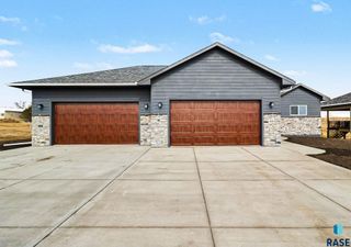 404 E 11th St Street, Crooks, SD 57020