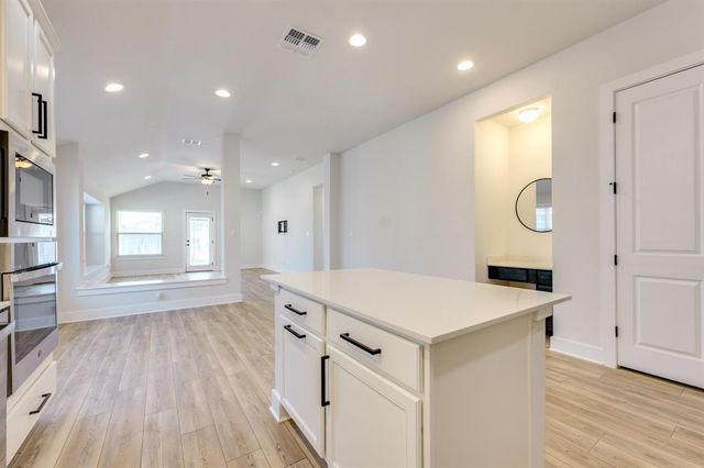 122 Biscayne Bay BND, Kyle, TX 78640