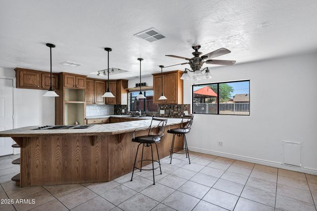 3235 E SUNNYSIDE Lane E, Phoenix, AZ 85032
