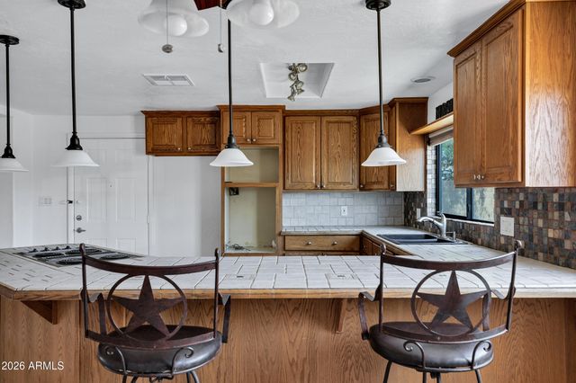 3235 E SUNNYSIDE Lane E, Phoenix, AZ 85032