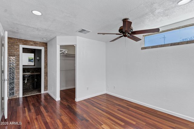 3235 E SUNNYSIDE Lane E, Phoenix, AZ 85032