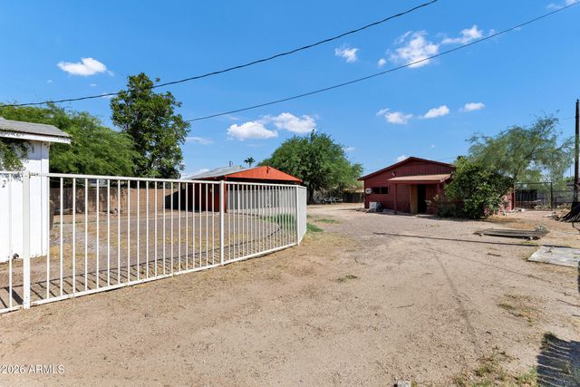 3235 E SUNNYSIDE Lane E, Phoenix, AZ 85032