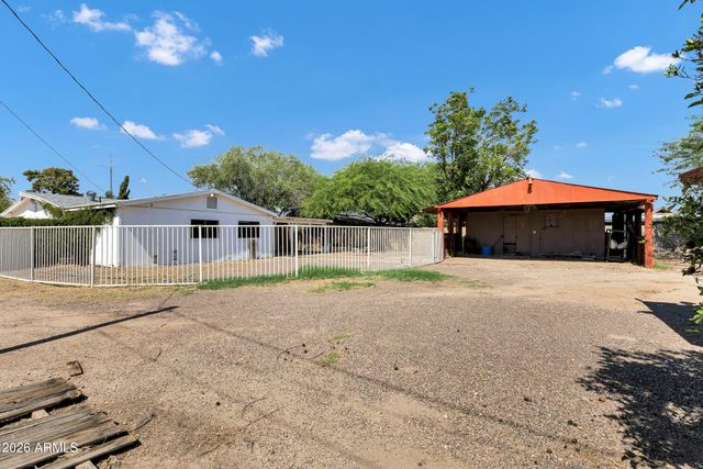 3235 E SUNNYSIDE Lane E, Phoenix, AZ 85032
