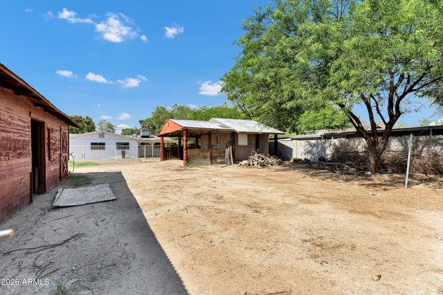 3235 E SUNNYSIDE Lane E, Phoenix, AZ 85032