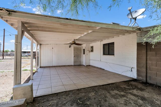 3235 E SUNNYSIDE Lane E, Phoenix, AZ 85032