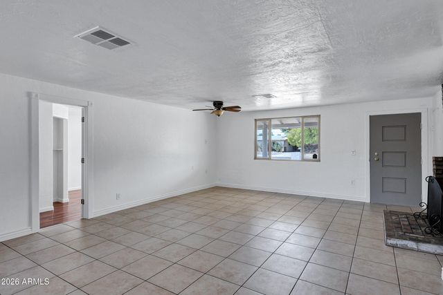 3235 E SUNNYSIDE Lane E, Phoenix, AZ 85032