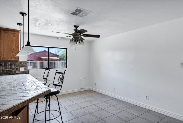 3235 E SUNNYSIDE Lane E, Phoenix, AZ 85032