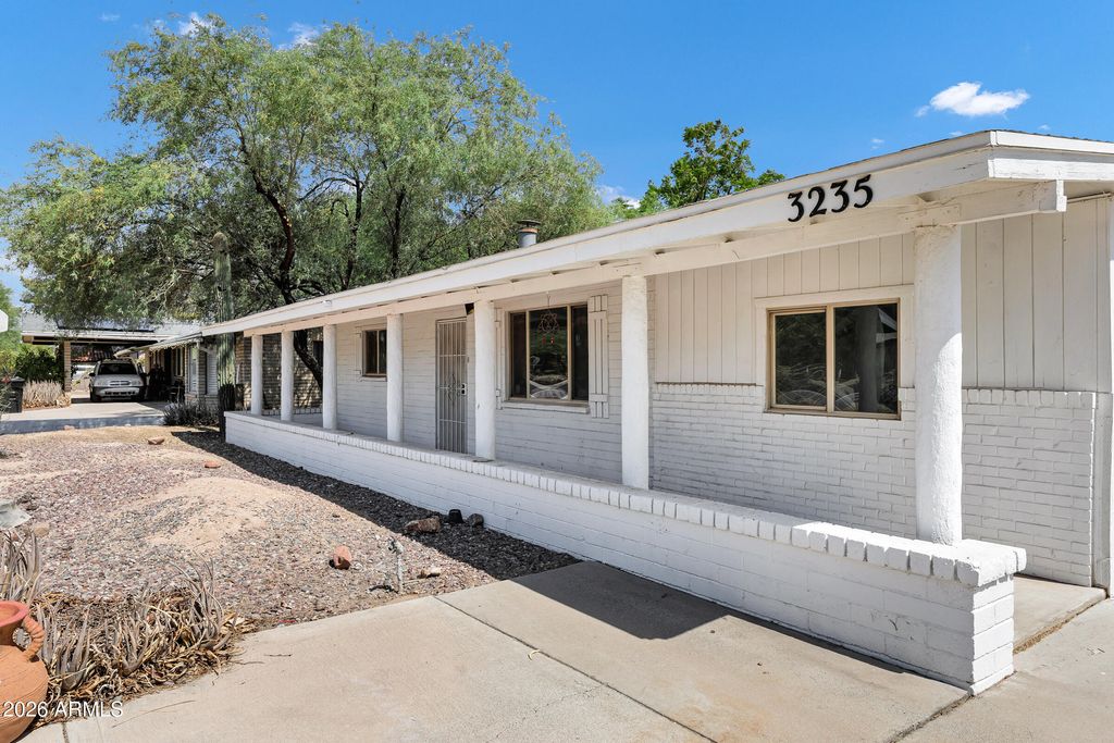 3235 E SUNNYSIDE Lane, Phoenix, AZ 85032 — photo 2