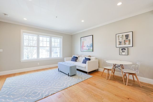 17 Washington Avenue 3, Waltham, MA 02453