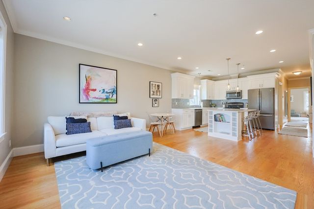 17 Washington Avenue 3, Waltham, MA 02453