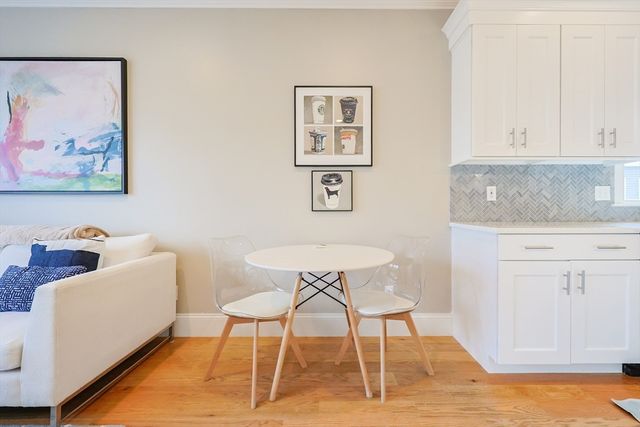 17 Washington Avenue 3, Waltham, MA 02453