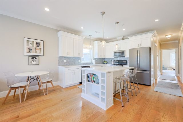 17 Washington Avenue 3, Waltham, MA 02453