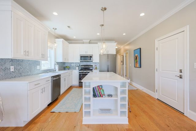 17 Washington Avenue 3, Waltham, MA 02453