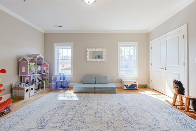 17 Washington Avenue 3, Waltham, MA 02453