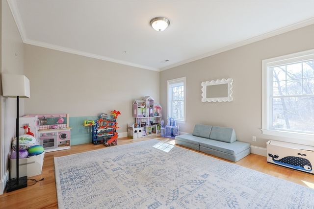 17 Washington Avenue 3, Waltham, MA 02453