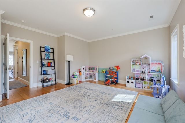 17 Washington Avenue 3, Waltham, MA 02453