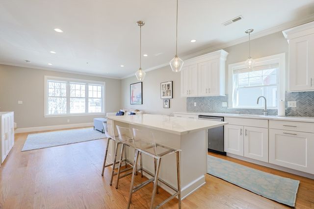 17 Washington Avenue 3, Waltham, MA 02453