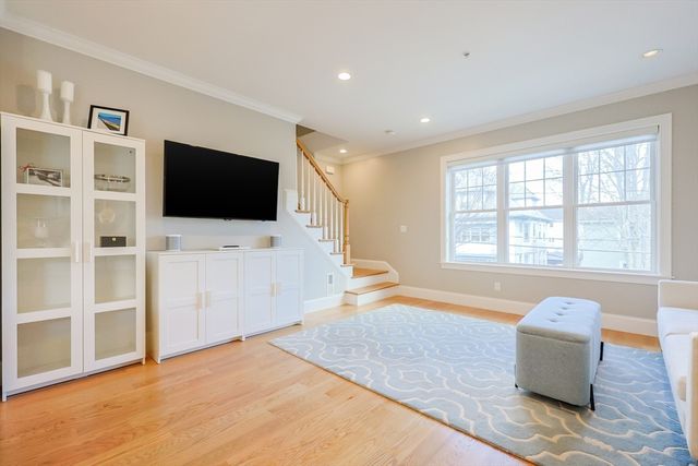 17 Washington Avenue 3, Waltham, MA 02453