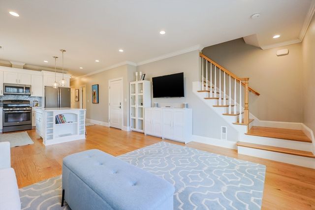 17 Washington Avenue 3, Waltham, MA 02453