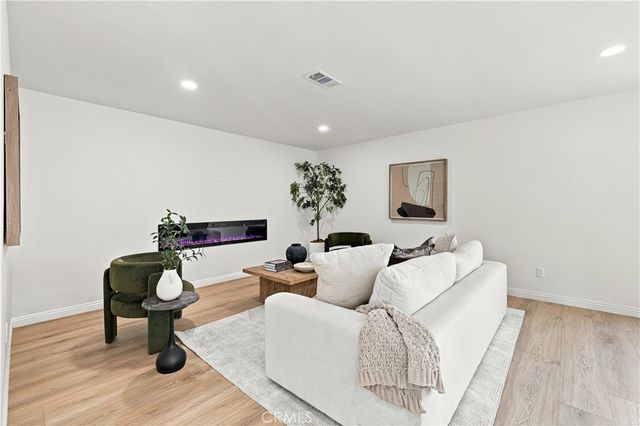 7508 Royer Avenue, West Hills, CA 91307