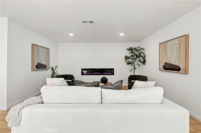 7508 Royer Avenue, West Hills, CA 91307