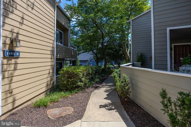 11017-A VILLARIDGE CT, Reston, VA 20191