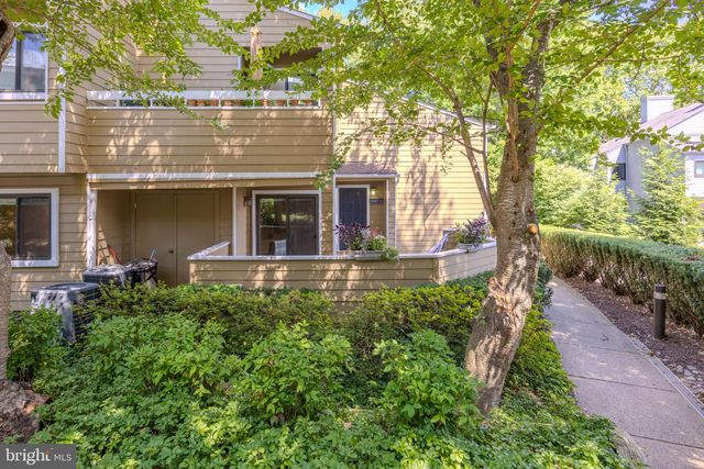 11017-A VILLARIDGE CT, Reston, VA 20191