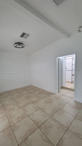 11340 SW 48th St, Miami, FL 33165