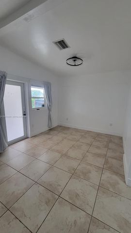 11340 SW 48th St, Miami, FL 33165