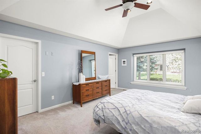 49213 Dunhill Drive, Macomb, MI 48044