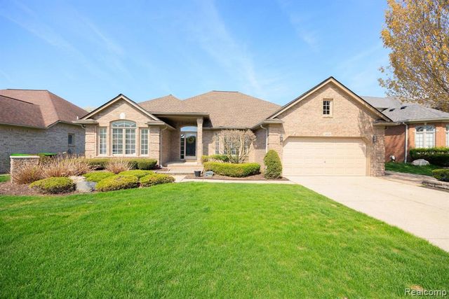 49213 Dunhill Drive, Macomb, MI 48044