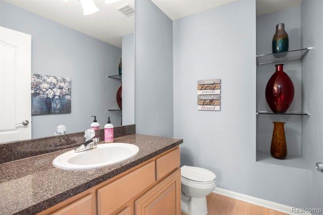 49213 Dunhill Drive, Macomb, MI 48044