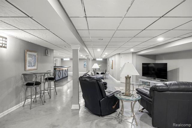 49213 Dunhill Drive, Macomb, MI 48044