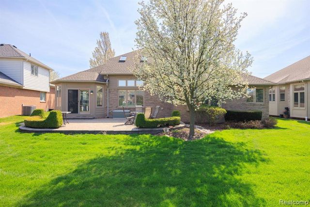 49213 Dunhill Drive, Macomb, MI 48044