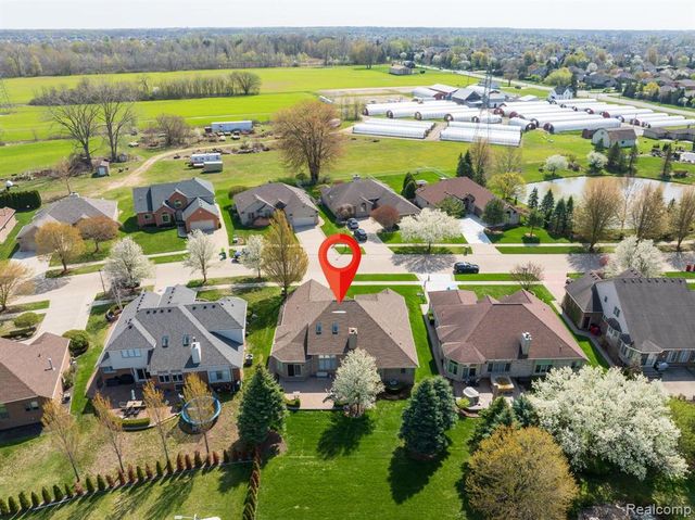 49213 Dunhill Drive, Macomb, MI 48044
